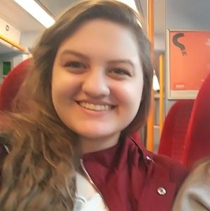 Meet your Posher, Abigail